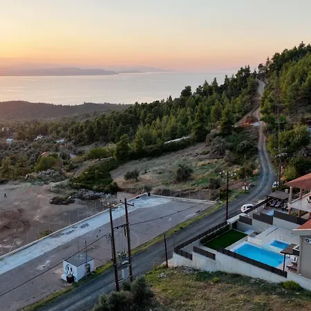 Villa Lila's Nerotrivia